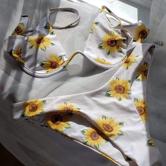 Swim suit - Picture 1 of 3